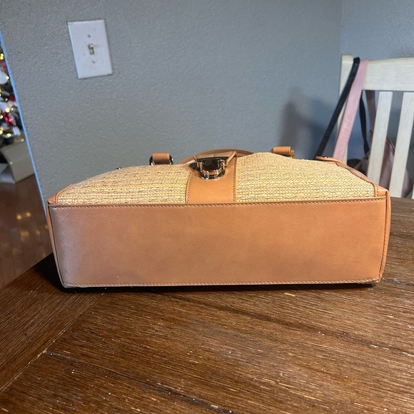 NWOT Liz Claiborne woven straw and leather handbag - Picture 5 of 9